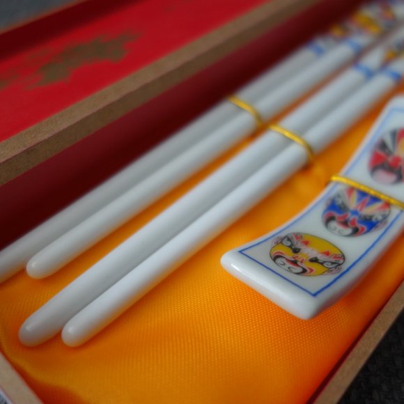 Ceramic Chop Stick Set with Ceramic Rests and Box - Picture 2 of 12